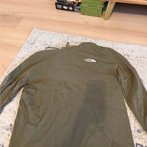 The North Face Men's Green Windbreaker